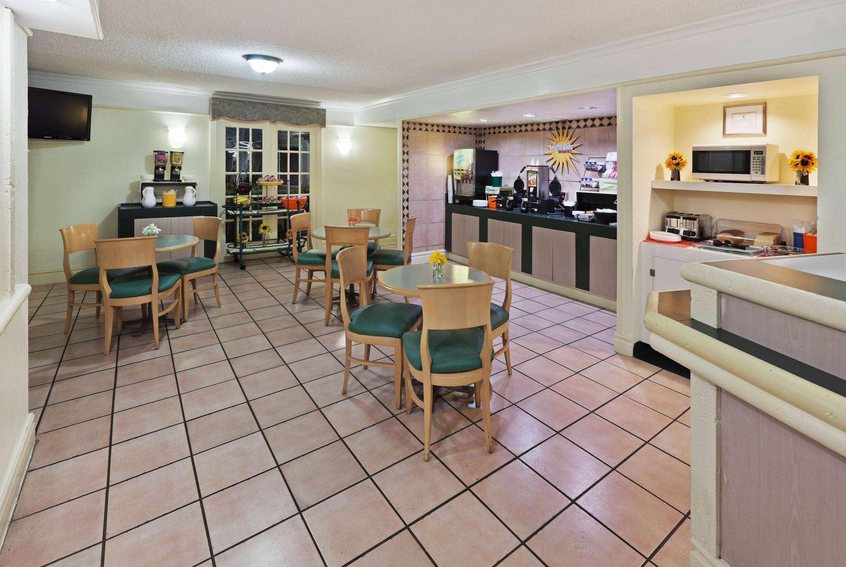 La Quinta Inn By Wyndham Austin Oltorf Esterno foto