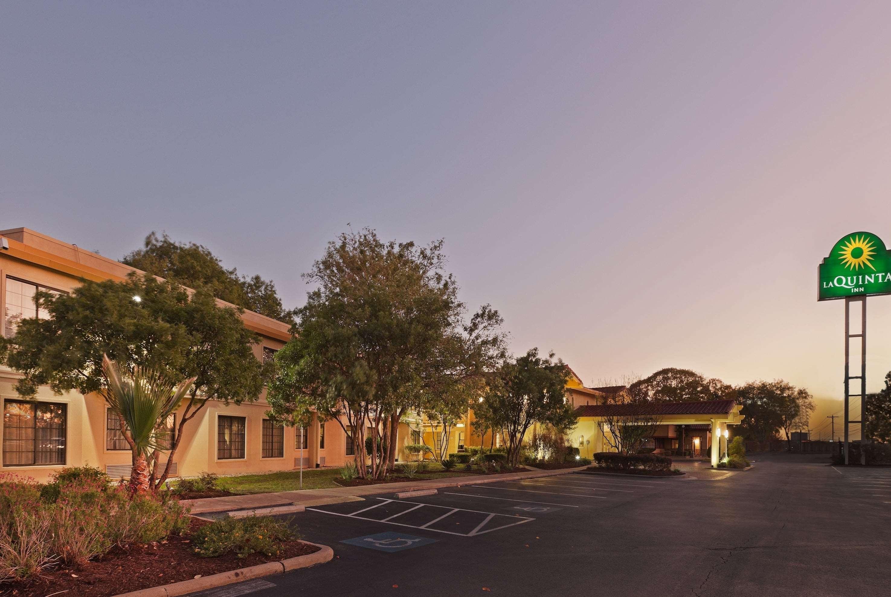 La Quinta Inn By Wyndham Austin Oltorf Esterno foto