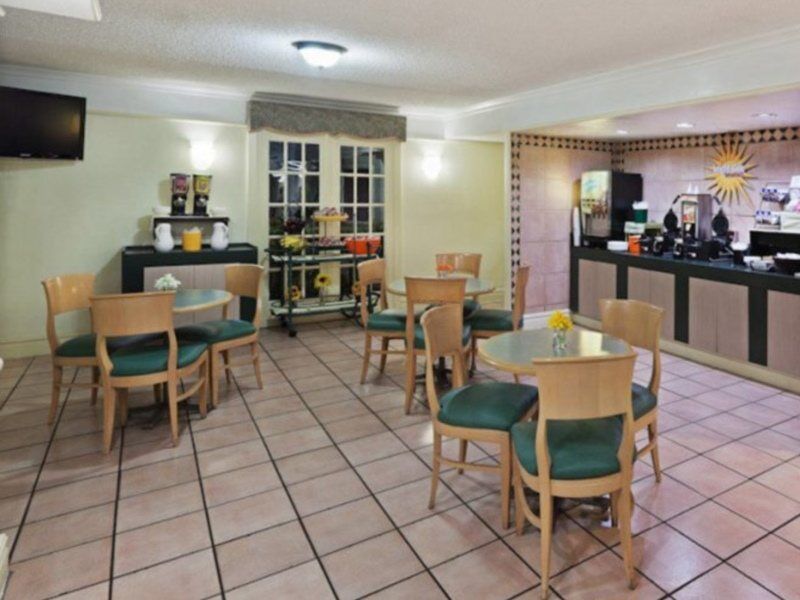La Quinta Inn By Wyndham Austin Oltorf Ristorante foto